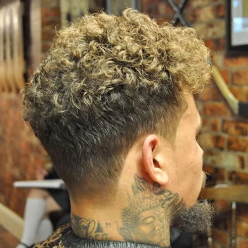 tunsori-barbati-2022-Curly hairstyle