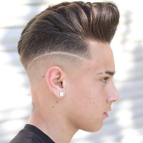 tunsori-barbati-2022-Textured-Pompadour-Fade-with-Line