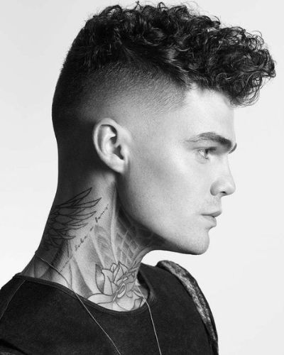 Tunsoare Skin Fade Curly
