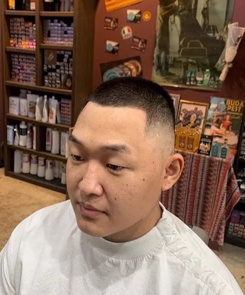 tunsoare buzz cut pe parul gros