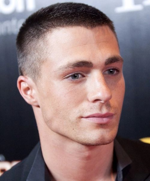 tunsoare buzz cut cu mid fade
