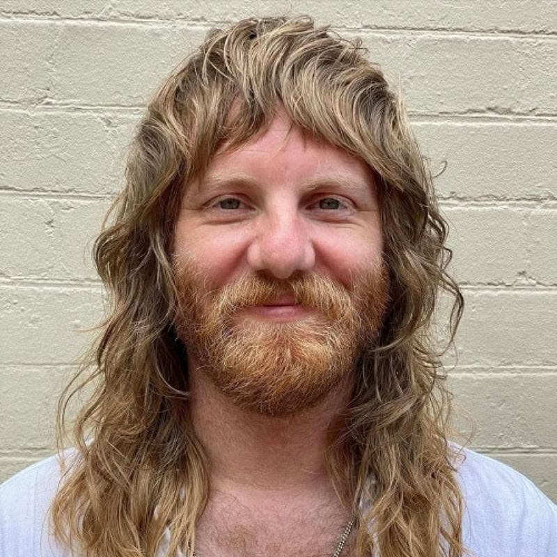 tunsoare băieți păr lung-Păr lung cu breton