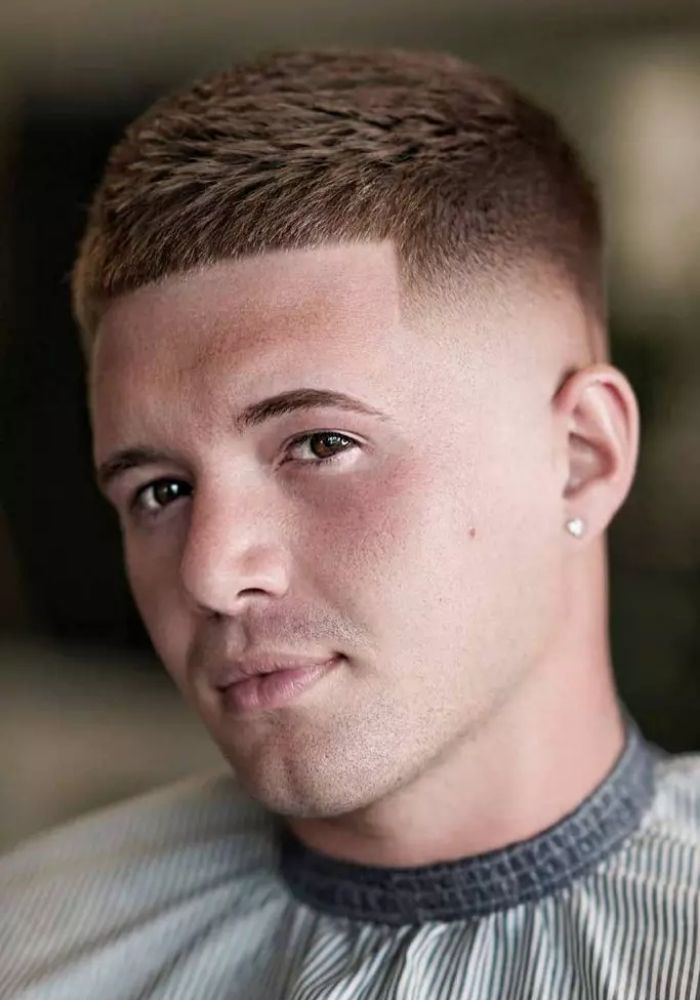 tunsoare mid fade -crew cut